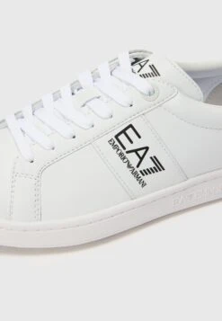 EA7 Emporio Armani CLASSIC UNISEX - Trainers - White/black -Total Wear Store 7657074670bc4b7fb3aa06e51c441960