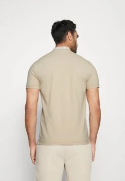 EA7 Emporio Armani Tennis Club Serafino - Polo Shirt - Oxford Tan 9 EA7 Emporio Armani Tennis Club Serafino - Polo Shirt - Oxford Tan -Total Wear Store 76d05ce1eee54672b1d3a9c29714d2dd