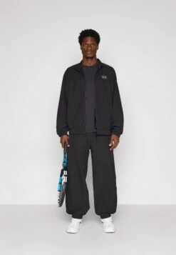 Total Wear Store -Total Wear Store 7709da91d7754598804dc618b608a2c4