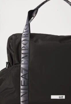EA7 Emporio Armani GYM BAG - Weekend Bag - Black 11 EA7 Emporio Armani GYM BAG - Weekend Bag - Black -Total Wear Store 789ebbc340ee40d7affe5887414de8d3