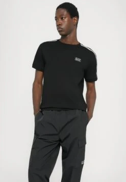 EA7 Emporio Armani LOGO SERIES TAPE TEE - Print T-shirt - Black -Total Wear Store 7987cd1e26af4f0fad0147068aa76fe8