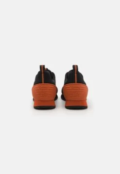 EA7 Emporio Armani LACES UNISEX - Trainers - Black/robois Tea -Total Wear Store 7a2bca5b36b343de8be8c92a42a48db5