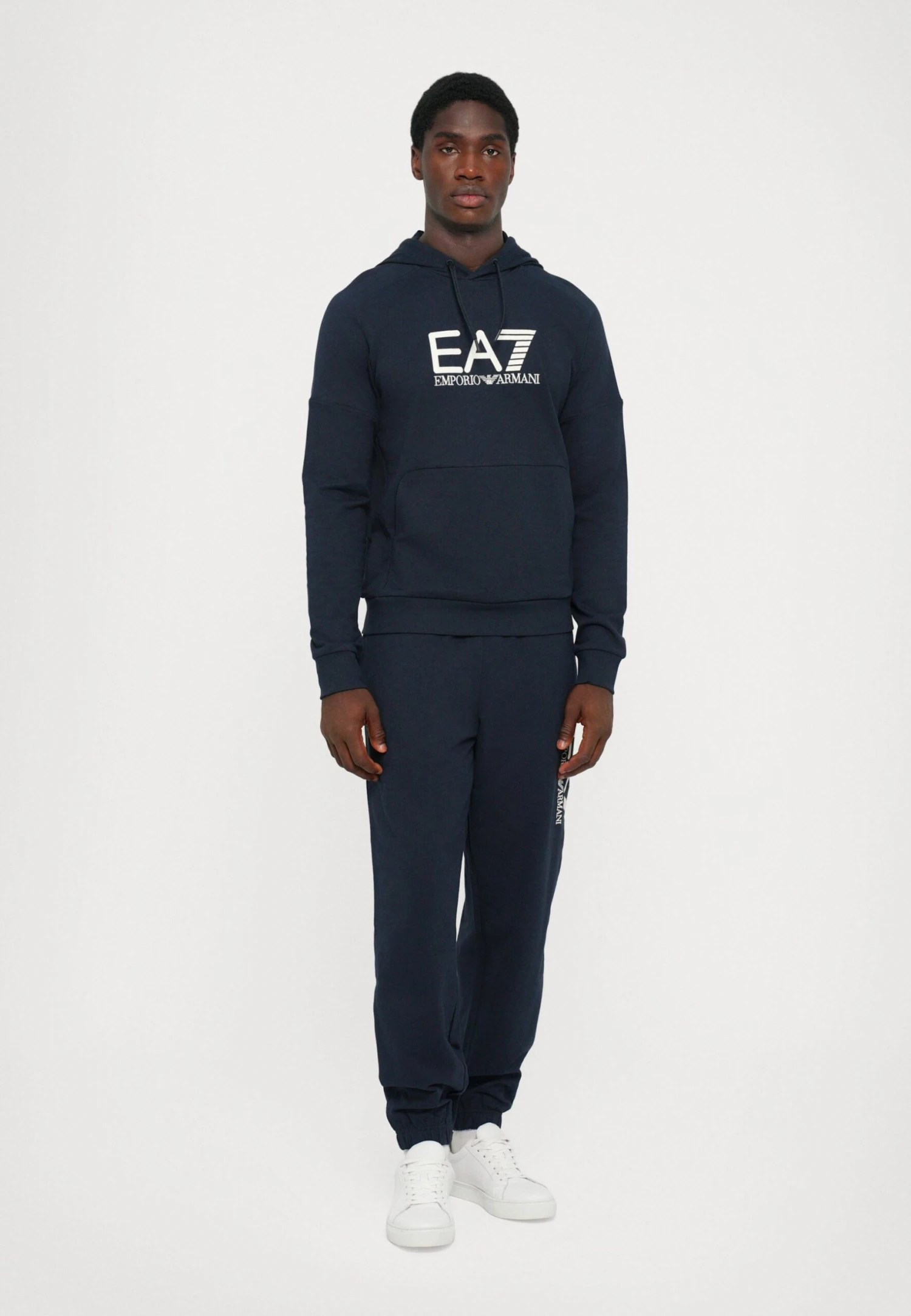 EA7 Emporio Armani TRAIN VISIBILITY HOODIE - Sweatshirt - Blue/cream 4 EA7 Emporio Armani TRAIN VISIBILITY HOODIE - Sweatshirt - Blue/cream - Image 2