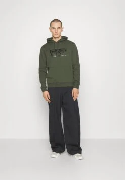 EA7 Emporio Armani Sweatshirt - Verde Scuro -Total Wear Store 7abcc22cc7764696b05e2d7b6121f97c