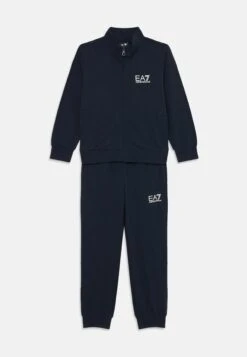 EA7 Emporio Armani SET UNISEX - Zip-up Sweatshirt - Black -Total Wear Store 7e1f6ab84d204def8d751bab7b65cd93 1