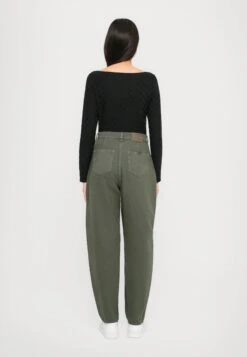 Emporio Armani PANT - Mom Jeans - Khaki -Total Wear Store 7e24111bfd6743c6b183cced49ab5c1f