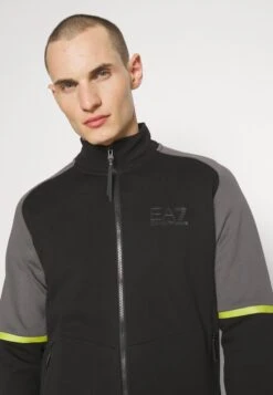 EA7 Emporio Armani Tracksuit - Tracksuit - Nero -Total Wear Store 7e2f1287a1974e83b9db8d1eeb8e98fa