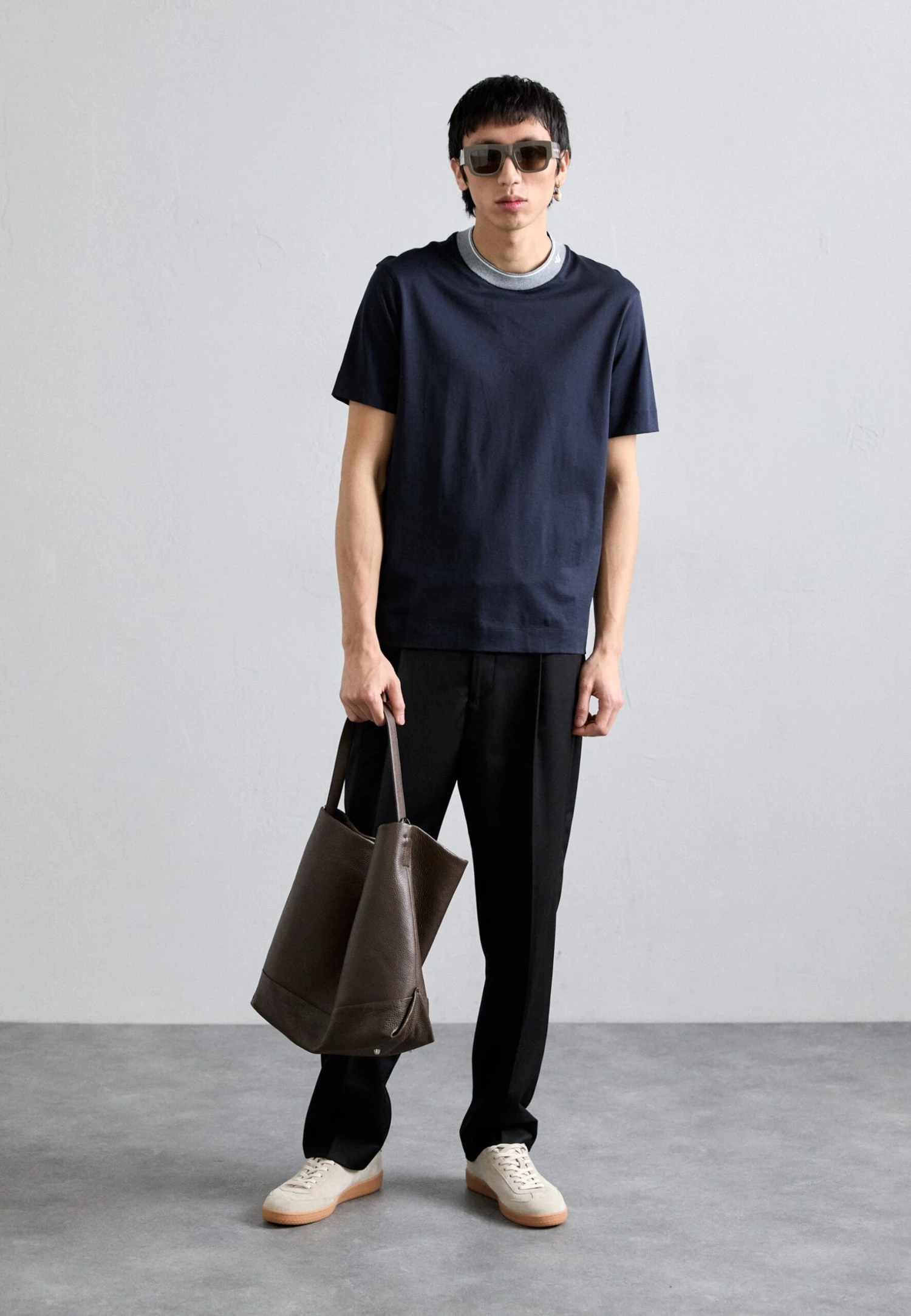 Emporio Armani Basic T-shirt - Iconico Blu Navy 4 Emporio Armani Basic T-shirt - Iconico Blu Navy - Image 2