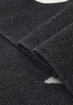 Emporio Armani SCARF - Scarf - Black/white -Total Wear Store 81d485ff5d76452b8ea1b9754111de2e