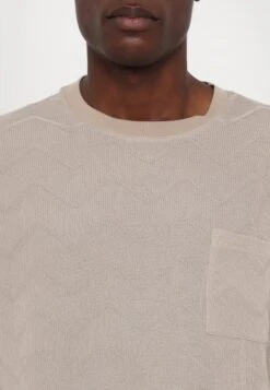 Emporio Armani Jumper - Feather Gray -Total Wear Store 81f1bcda89894e13857bd444761341c8