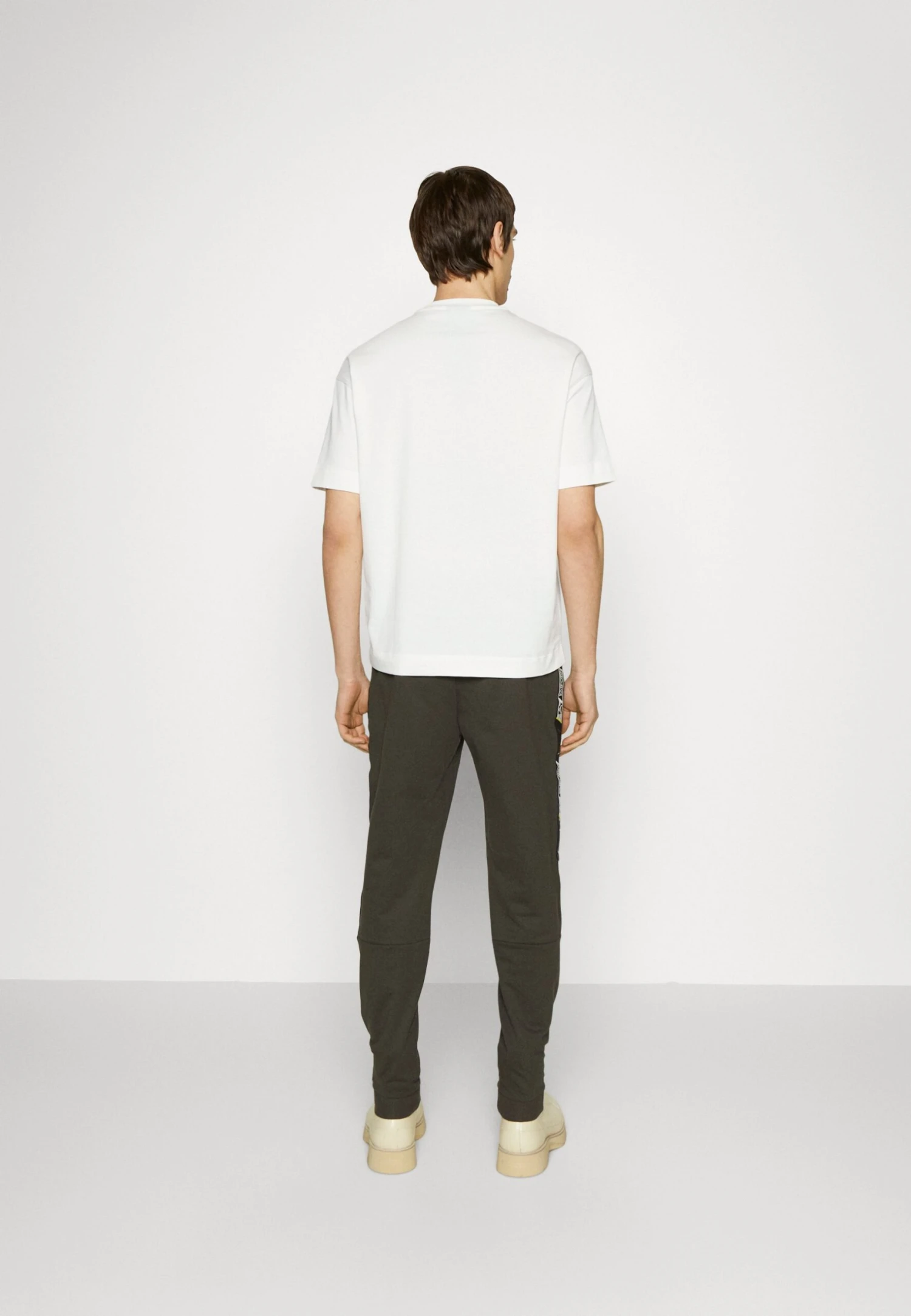 Emporio Armani Print T-Shirt - Bianco Caldo 5 Emporio Armani Print T-Shirt - Bianco Caldo - Image 3