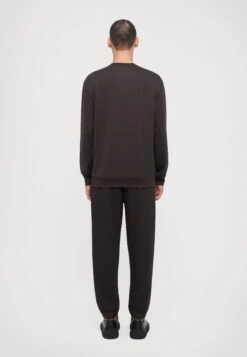 EA7 Emporio Armani TRAIN CORE UNISEX - Sweatshirt - Chocolate Torte -Total Wear Store 832ed256744e473da7c3962f8e216e67