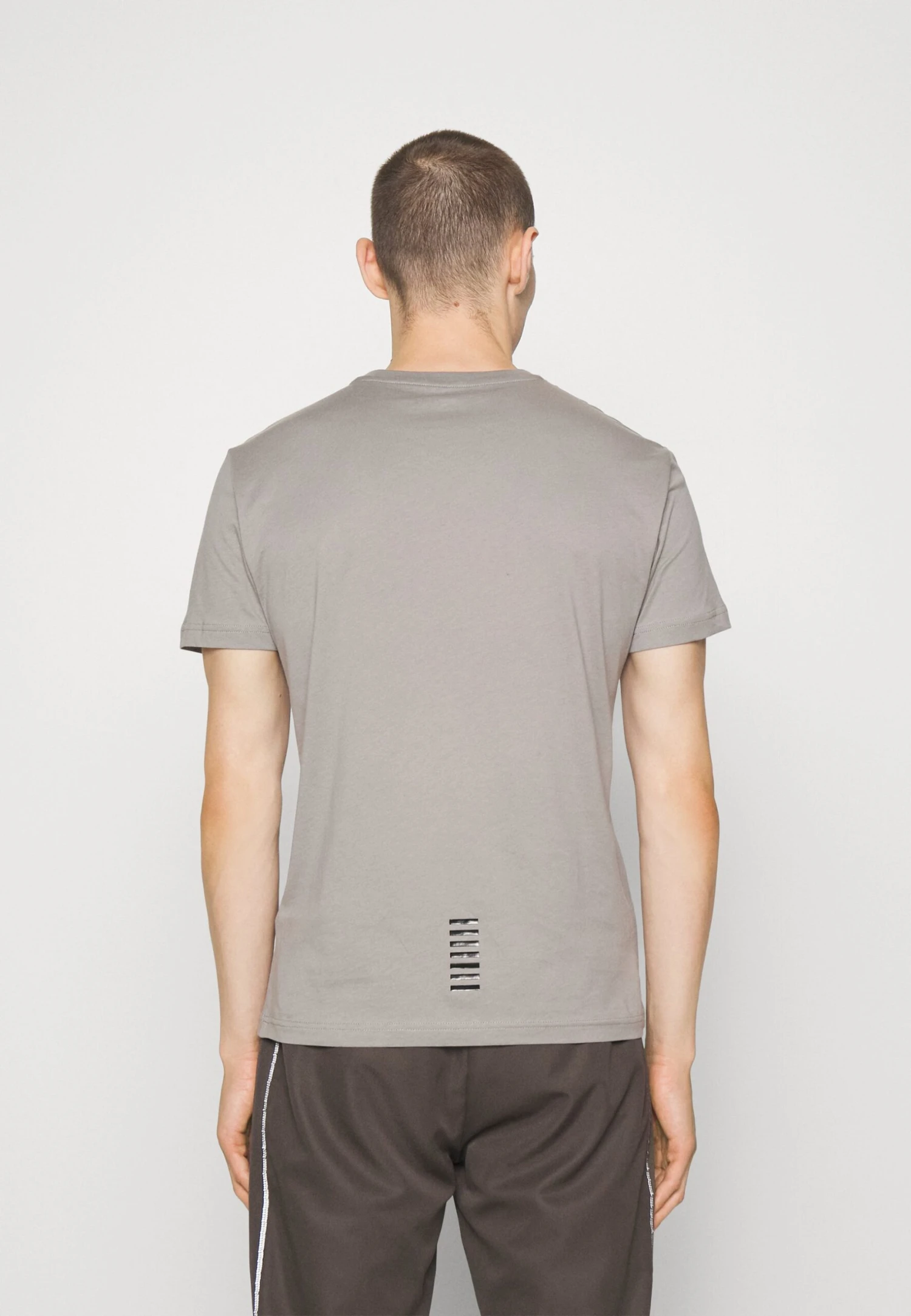 EA7 Emporio Armani Print T-Shirt - Grigio Chiaro 5 EA7 Emporio Armani Print T-Shirt - Grigio Chiaro - Image 3
