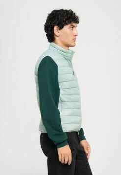 EA7 Emporio Armani TRAIN CORE LIGHT VEST - Waistcoat - Blue Surf -Total Wear Store 83fd4b7a1d48474595f371082e23b63e