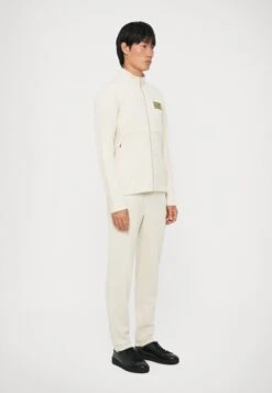 EA7 Emporio Armani TRAIN LABEL ALCANTARA - Zip-up Sweatshirt - Rainy Day -Total Wear Store 841646df7c1444d8bd0ba4190f0773a6