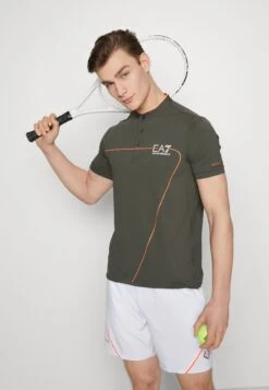 EA7 Emporio Armani Tennis Pro Serafino - Print T-Shirt - Raven -Total Wear Store 8435caea5f374fbca765d129da93a742