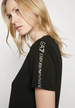 EA7 Emporio Armani Basic T-Shirt - Basic T-Shirt -Total Wear Store 84a32d84730941779023bdabb510e7ff