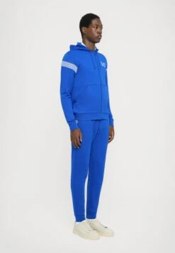 EA7 Emporio Armani TRAIN 7 LINES HOODIE - Hoodie - Surf The Web -Total Wear Store 85b66834029642738ff22cf905eeedc5