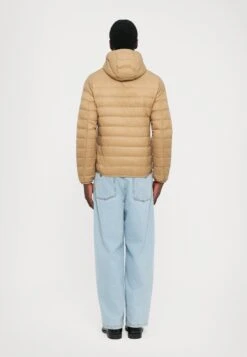 EA7 Emporio Armani TRAIN CORE LIGHT JACKET - Down Jacket - Tigers Eye -Total Wear Store 85d042dff9d74ad293da8e5cc2abac1b