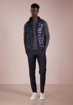 EA7 Emporio Armani Waistcoat - Waistcoat - Night Blue -Total Wear Store 86356cec5dc8466980a6ca65a924f231