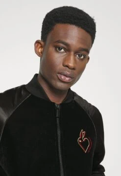 Emporio Armani Blouson Jacket - Bomber Jacket - Nero -Total Wear Store 86daa5bd3f8749eebe525e3ff4236880