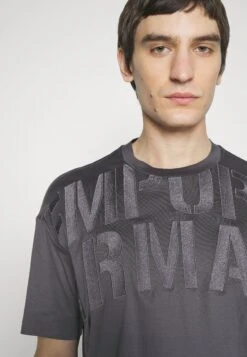 Emporio Armani Print T-Shirt - Magnet Scritta 11 Emporio Armani Print T-Shirt - Magnet Scritta -Total Wear Store 86fcb3221b984ef6adf0db9a319291f9