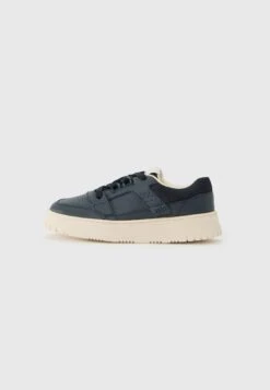 Emporio Armani UNISEX - Trainers - French Oak -Total Wear Store 878d8056f01d4837885c7d1543ba6949 1