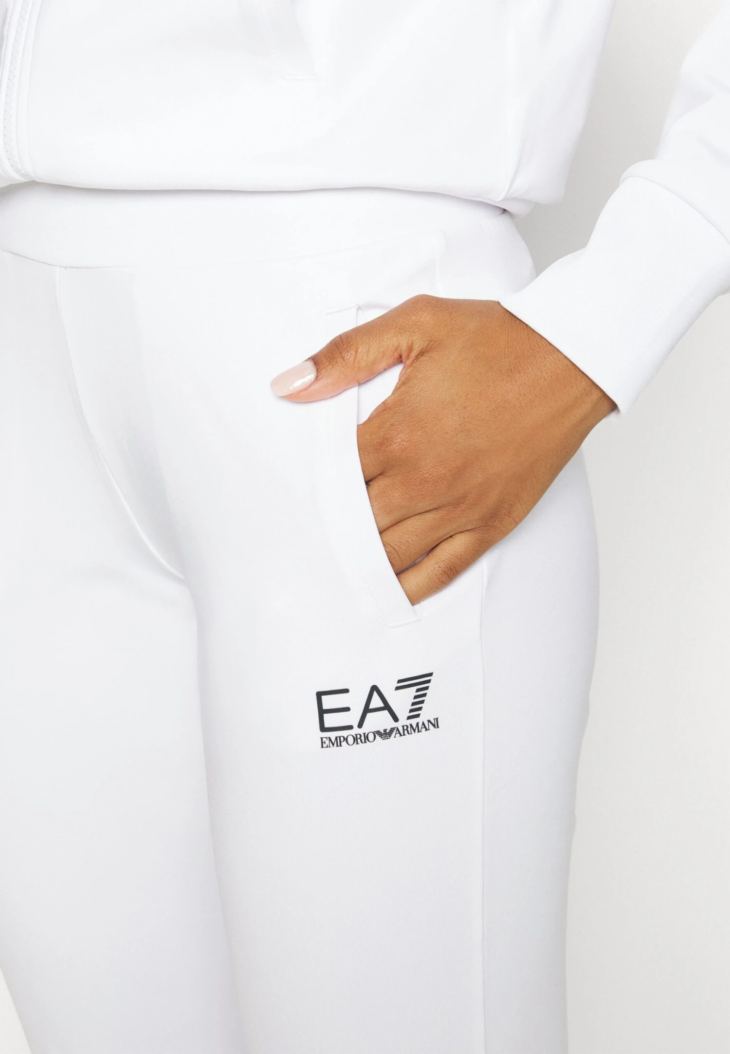 EA7 Emporio Armani Tennis Pro Suit - Tracksuit - White 6 EA7 Emporio Armani Tennis Pro Suit - Tracksuit - White - Image 4