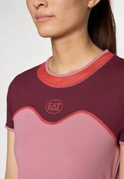 EA7 Emporio Armani TENNIS PRO FREESTYLE TEE - Sports T-shirt - Dusky Orchid/bordeaux -Total Wear Store 87eefb5ff0ec41298c77035da486e3f7