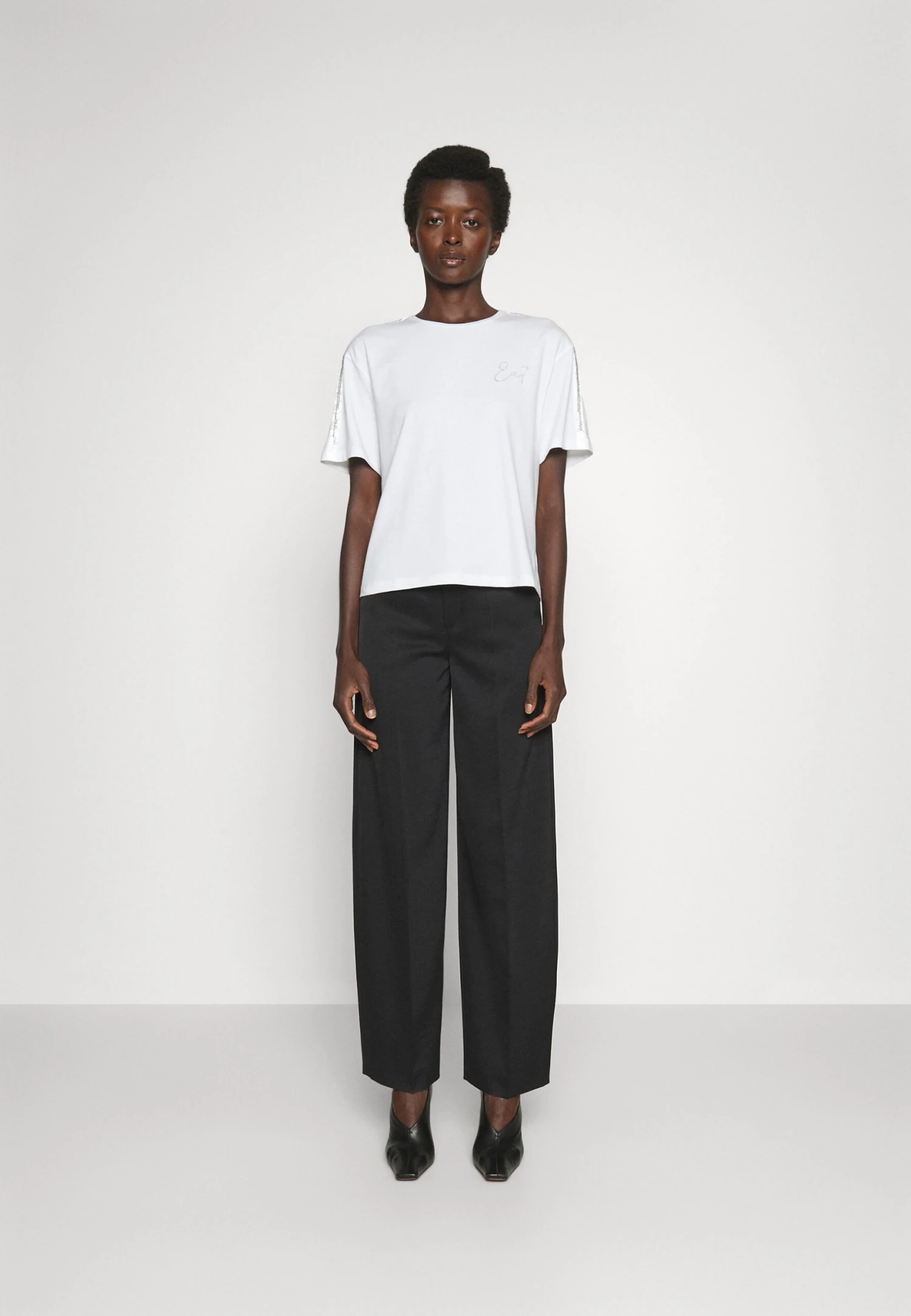 EA7 Emporio Armani Print T-Shirt - White 4 EA7 Emporio Armani Print T-Shirt - White - Image 2