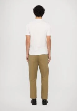 EA7 Emporio Armani TRAIN CORE TEE - Basic T-shirt - White 24 EA7 Emporio Armani TRAIN CORE TEE - Basic T-shirt - White -Total Wear Store 8b54f0195d954e3e8cafe19f97870c0b