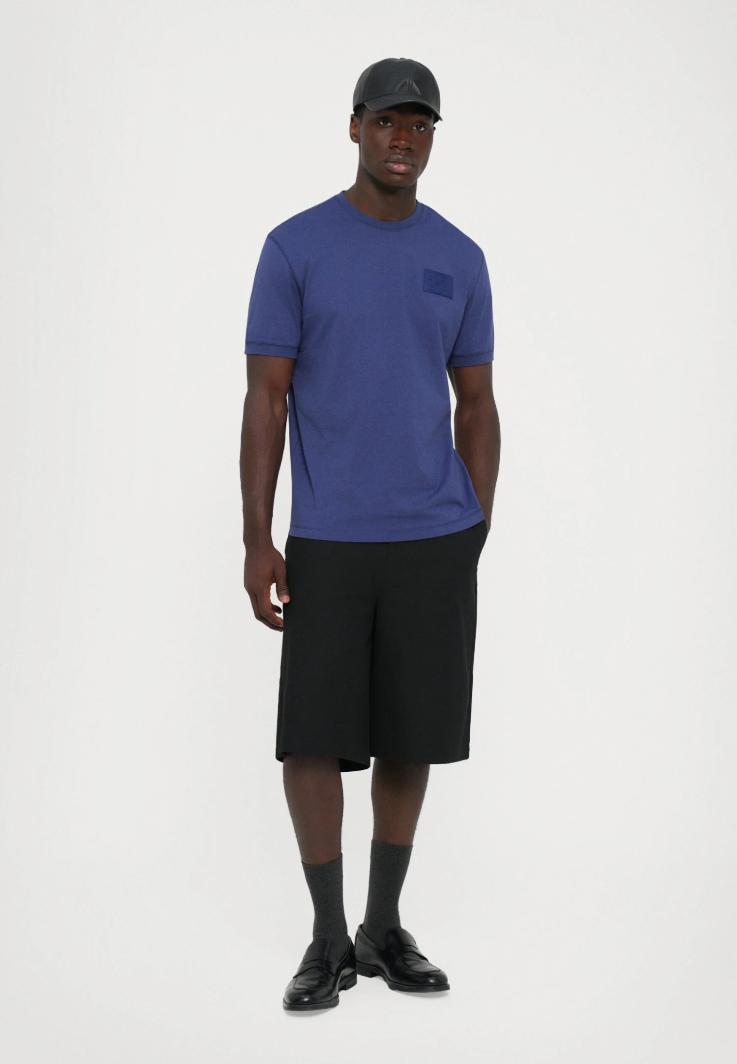 EA7 Emporio Armani TRAIN CORE TEE UNISEX - Basic T-shirt - Blue 3 EA7 Emporio Armani TRAIN CORE TEE UNISEX - Basic T-shirt - Blue