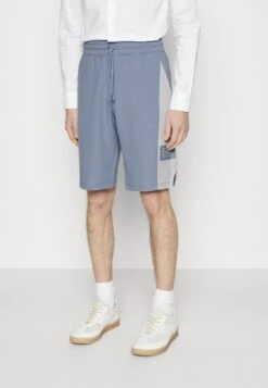 EA7 Emporio Armani Bermuda - Tracksuit Bottoms - Light Blue