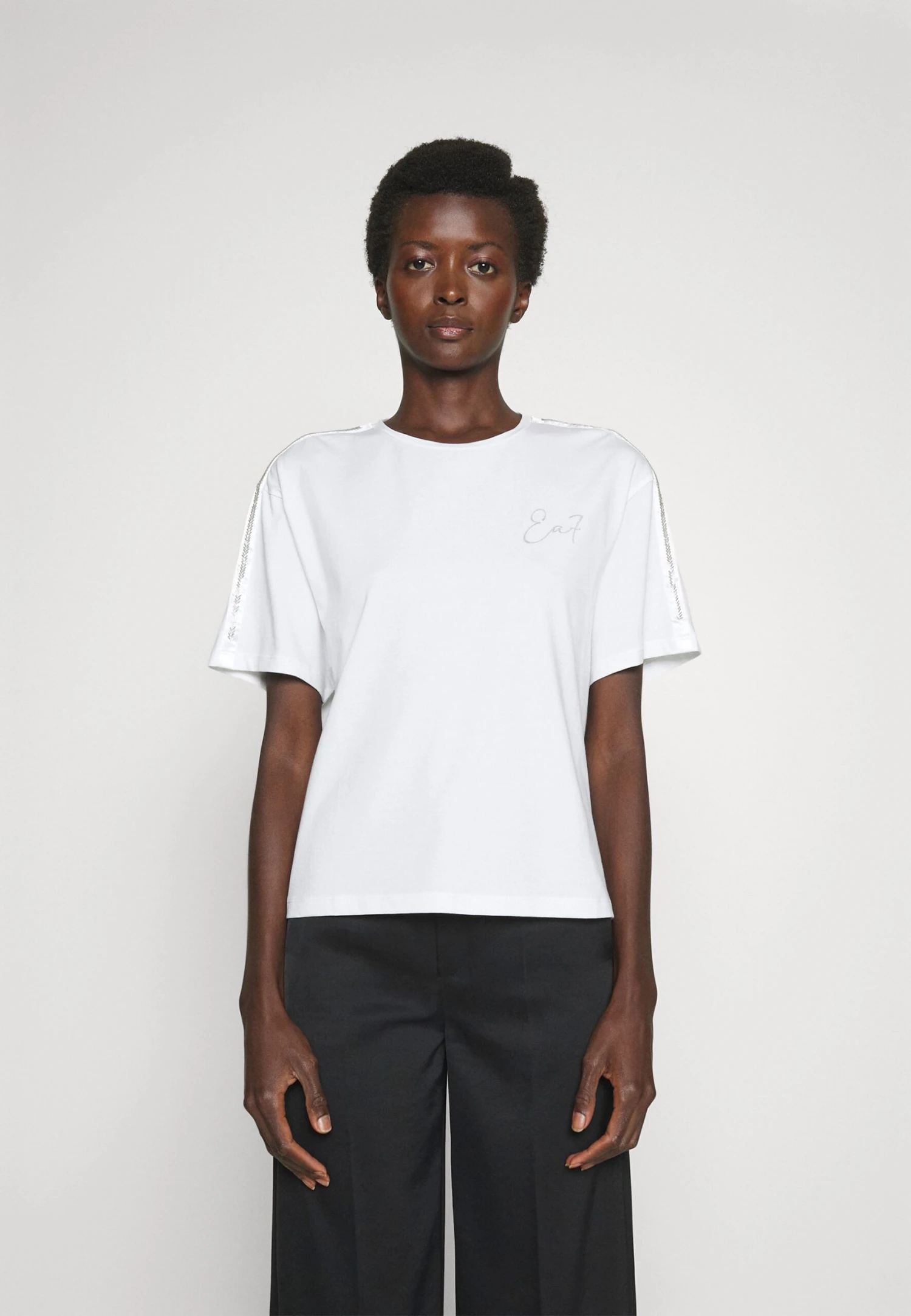 EA7 Emporio Armani Print T-Shirt - White 3 EA7 Emporio Armani Print T-Shirt - White