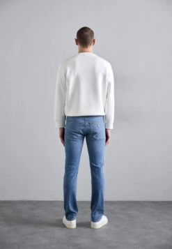 Emporio Armani POCKETS PANT - Straight Leg Jeans - Light Blue Denim 12 Emporio Armani POCKETS PANT - Straight Leg Jeans - Light Blue Denim -Total Wear Store 8e53b6bf343f4f95997354ab83048772