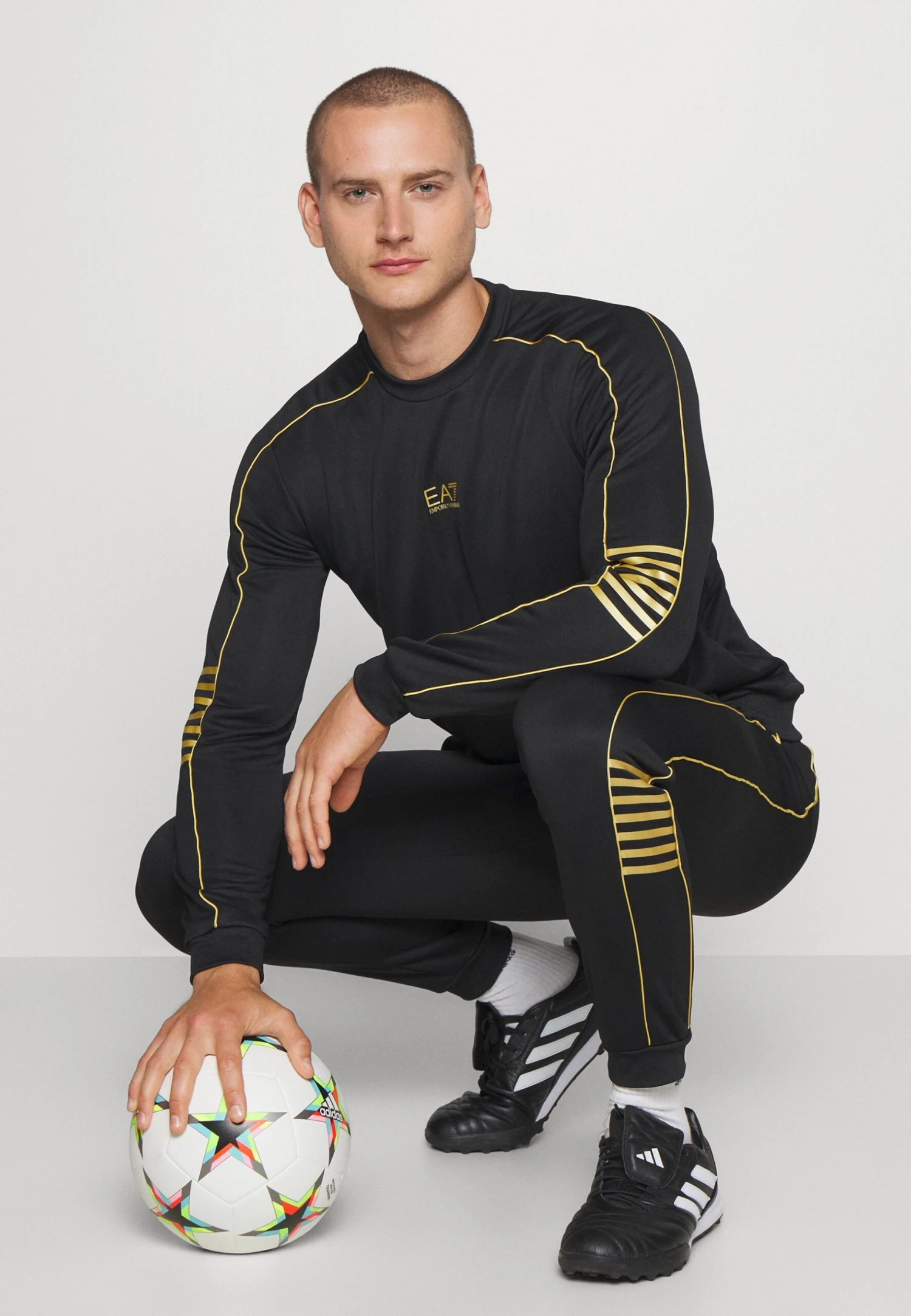 EA7 Emporio Armani Train Core - Sweatshirt - Black/Gold 6 EA7 Emporio Armani Train Core - Sweatshirt - Black/Gold - Image 4