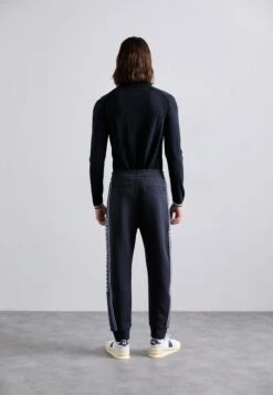 Emporio Armani TROUSER - Tracksuit Bottoms - Blu Navy 12 Emporio Armani TROUSER - Tracksuit Bottoms - Blu Navy -Total Wear Store 909b28090ac745feb76f059dfacaf8d5
