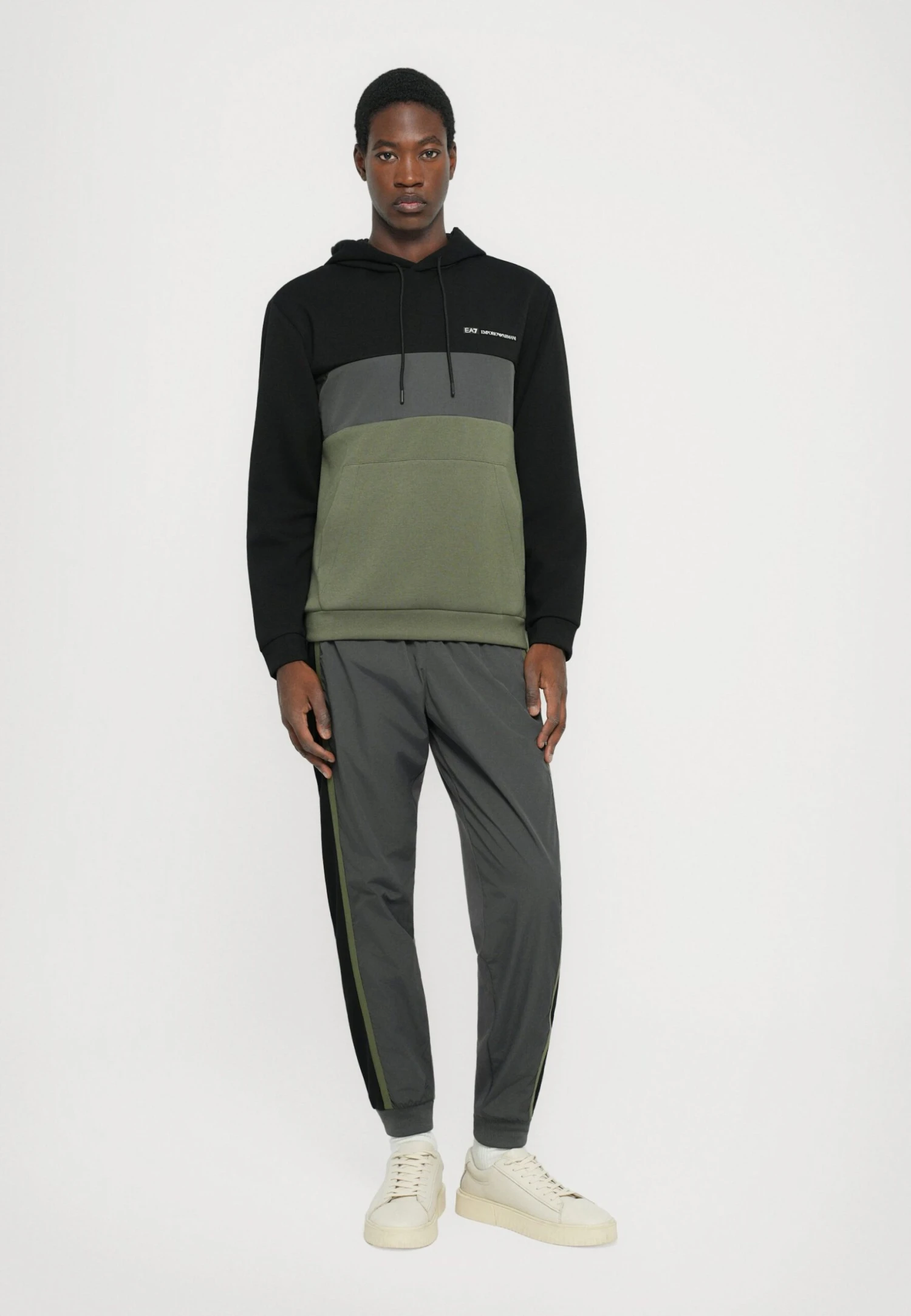 EA7 Emporio Armani ATHLETIC PANTS - Tracksuit Bottoms - Asphalt 4 EA7 Emporio Armani ATHLETIC PANTS - Tracksuit Bottoms - Asphalt - Image 2