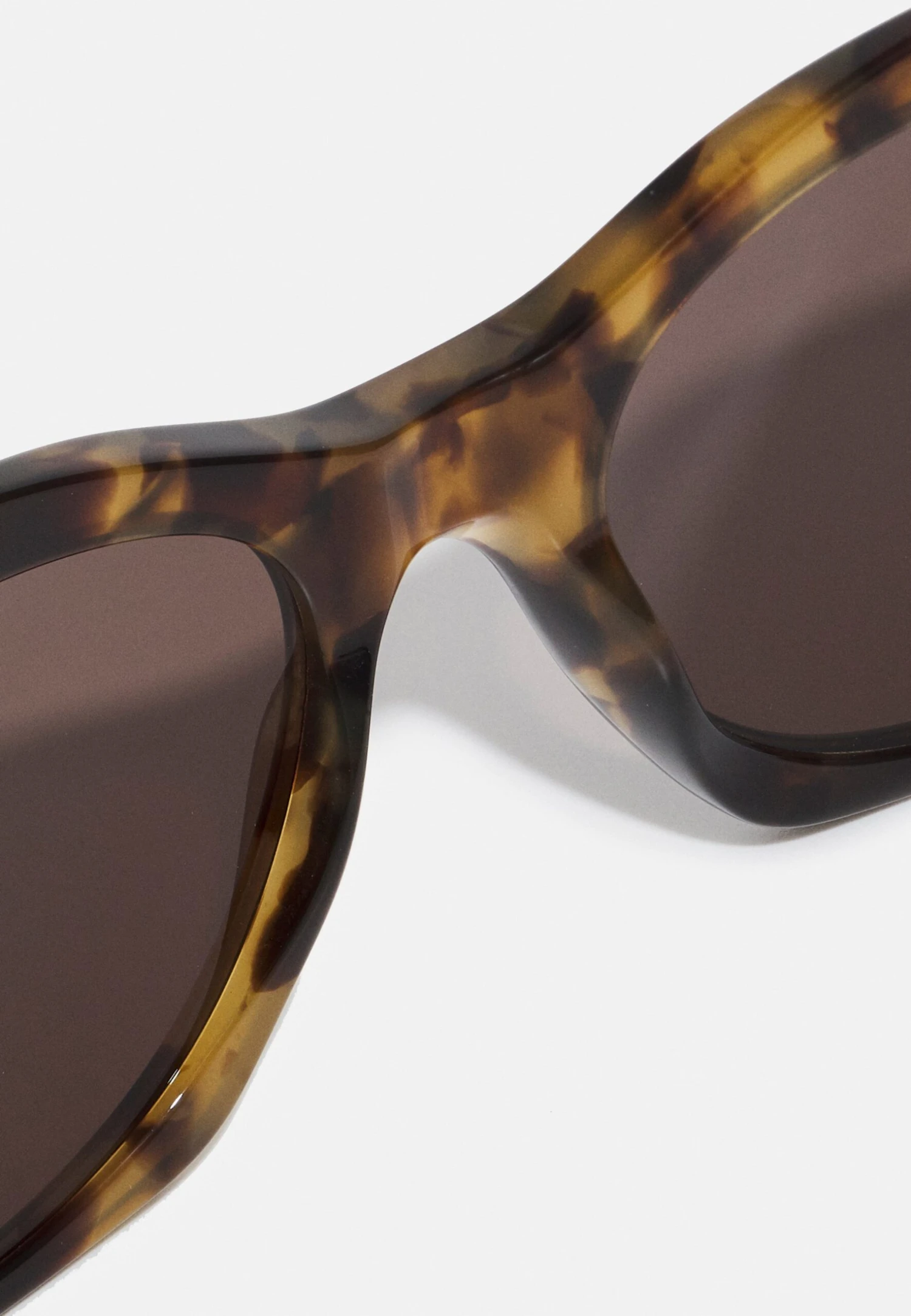 Emporio Armani Sunglasses - Shiny Brown Havana 7 Emporio Armani Sunglasses - Shiny Brown Havana - Image 5