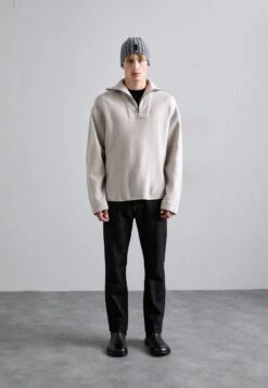 Emporio Armani BEANIE HAT - Beanie - Grey -Total Wear Store 94298fded489473f8beff85ea6b8442a