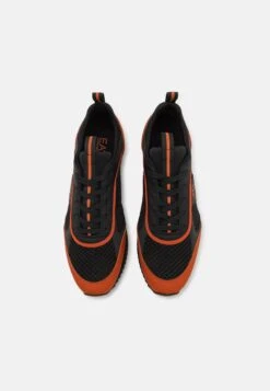 EA7 Emporio Armani LACES UNISEX - Trainers - Black/robois Tea -Total Wear Store 96f874c79b9041788f57d575e1b59265