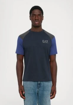 EA7 Emporio Armani TRAIN ATHLETIC COLOUR BLOCK TEE - Print T-shirt - Blue