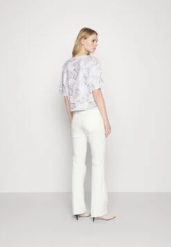 EA7 Emporio Armani Print T-Shirt - White/Gold 10 EA7 Emporio Armani Print T-Shirt - White/Gold -Total Wear Store 97c92782b34c4de6b91807453db2c0b7