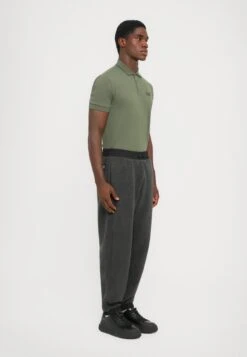 EA7 Emporio Armani TRAIN LOGO SERIES PANTS - Tracksuit Bottoms - Asphalt -Total Wear Store 99365538aadf4c679cefc23d3c5743df