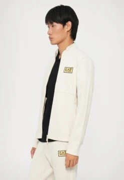 EA7 Emporio Armani TRAIN LABEL ALCANTARA - Zip-up Sweatshirt - Rainy Day -Total Wear Store 9965a1c28c634f91bf3104a912c987e5