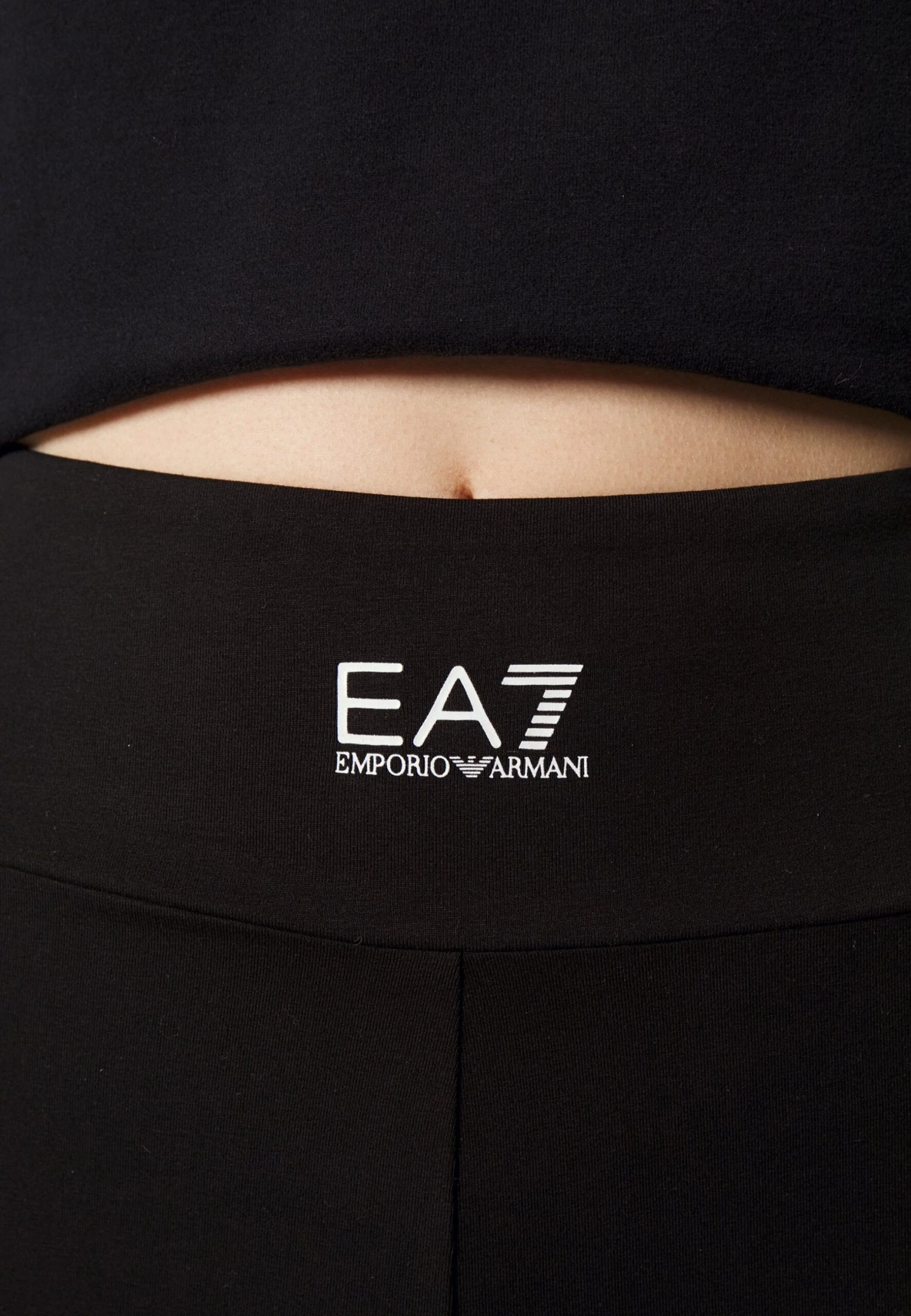 EA7 Emporio Armani Shorts - Black/White 6 EA7 Emporio Armani Shorts - Black/White - Image 4