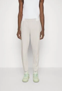 EA7 Emporio Armani Trouser - Tracksuit Bottoms - Bright Grey