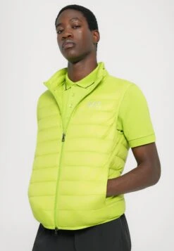 EA7 Emporio Armani TRAIN CORE LIGHT VEST - Waistcoat - Macaw Green -Total Wear Store 9b7344f9140548068add629ef1d4aa78
