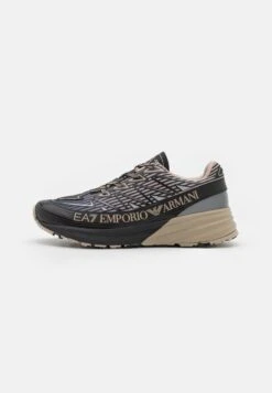 EA7 Emporio Armani Crusher Distance Trail Unisex - Trainers - Black/Oxford Tan