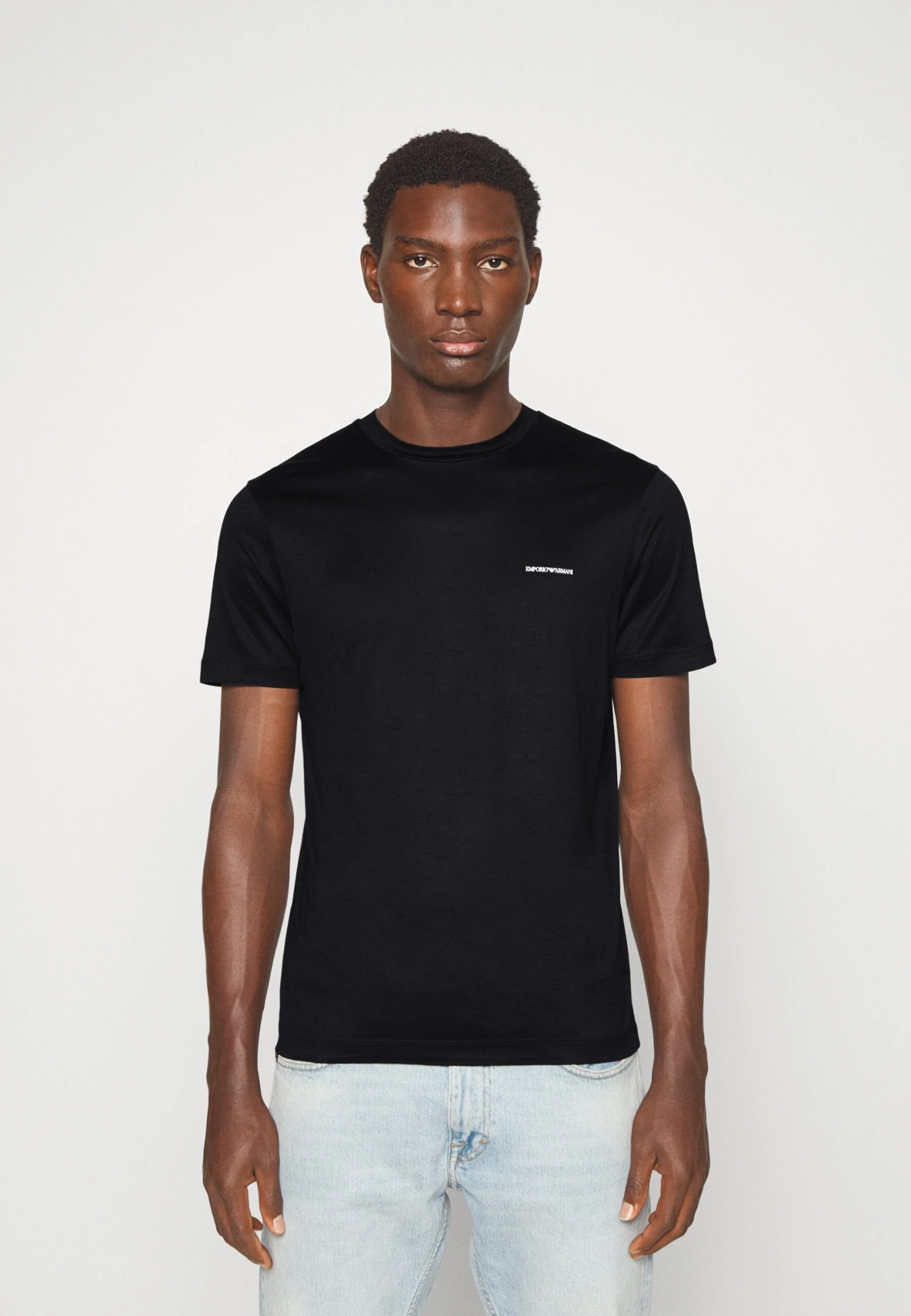 Emporio Armani Basic T-Shirt - Nero 3 Emporio Armani Basic T-Shirt - Nero
